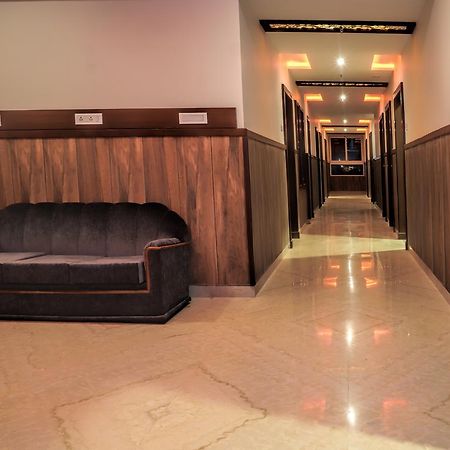 Admire Inn By Tgi Udaipur Buitenkant foto